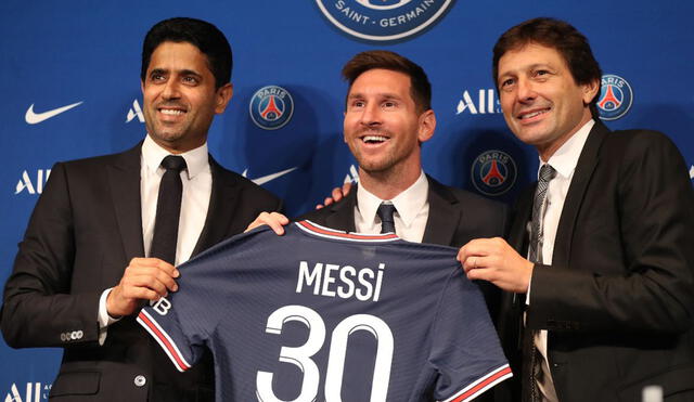 Leonardo (derecha) fue uno de los gestores de la llegada de Messi al PSG. Foto: AFP