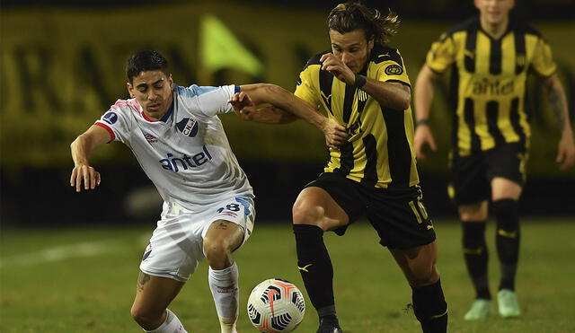 Peñarol y Nacional se enfrentan en una nueva edición del clásico de Uruguay. Foto: AFP