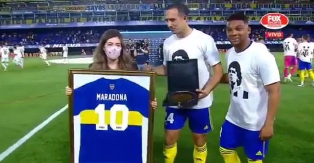 Dalma Maradona fue partícipe del homenaje a su padre. Fuente: Captura Fox Sports