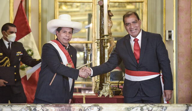 Presidente Pedro Castillo y ministro Luis Roberto Barranzuela Vite. Foto: Presidencia del Perú.