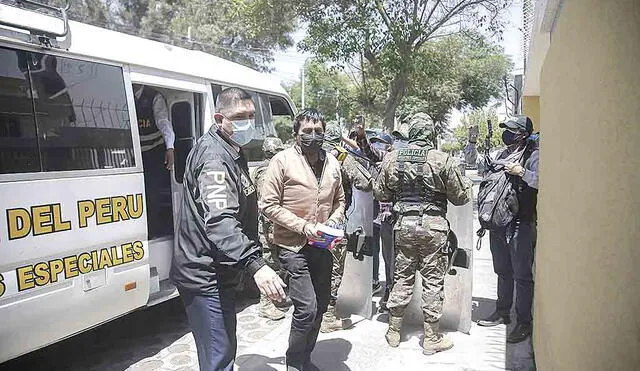 Sin salida. Gobernador de Arequipa Elmer Cáceres afrontará pedido de 36 meses de prisión preventiva junto a otros ocho investigados. Foto: La República