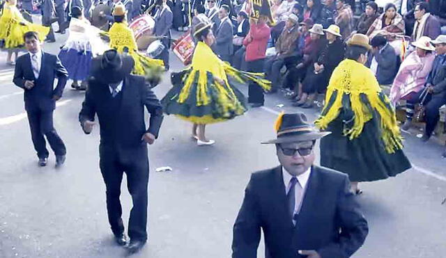 Al descubierto.  Agustín Luque fue parte de conjunto en 2018 donde bailó Narda Castillo, quien fue responsable de dar luz verde a cuestionado consorcio. Foto: Captura video