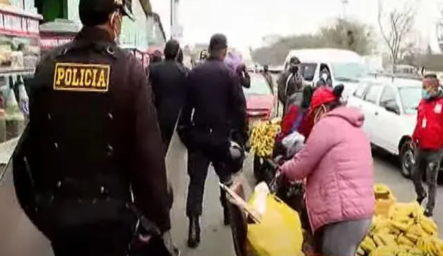 Operativo se realizó de manera eficaz y sin violencia por parte de comerciantes o policías. Foto: captura Panamericana TV