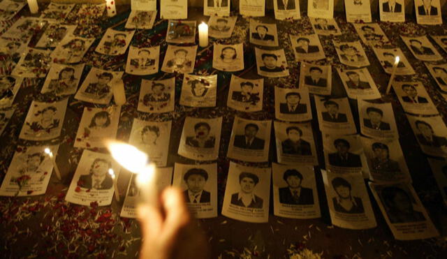Familiares de las víctimas continúan pidiendo justicia por sus víctimas. Foto: EFE