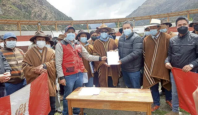 Previos. El acercamiento de una delegación del Ejecutivo permitió acuerdos para levantar el paro e instalar la mesa de diálogo. Foto: difusión