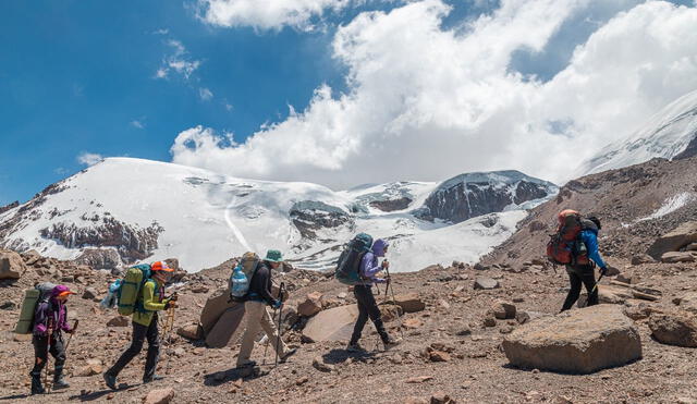 La expedición conformada solo por mujeres retornó a la ciudad tras cinco días de escalada. Foto: facebook Click