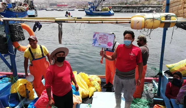 Campaña “Vamos a tu encuentro, ¡Vacúnate ya!” contribuye con la reactivación económica del sector pesquero y por ende del país. Foto: Red de Salud Ilo