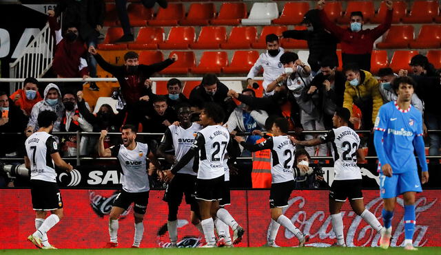 Celebración del Valencia tras el empate al último minuto. Foto: EFE