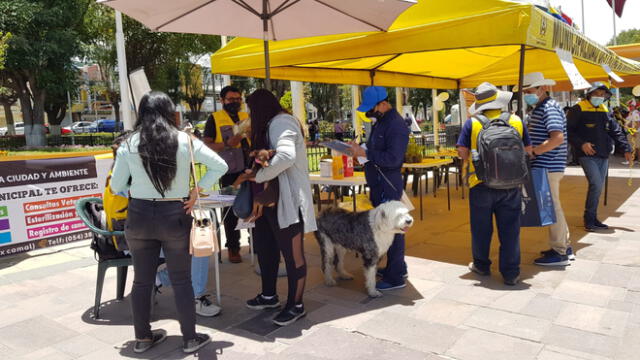 Plaza Las Américas en Cerro Colorado fue punto de vacunación gratuito contra la rabia canina. Foto: La República