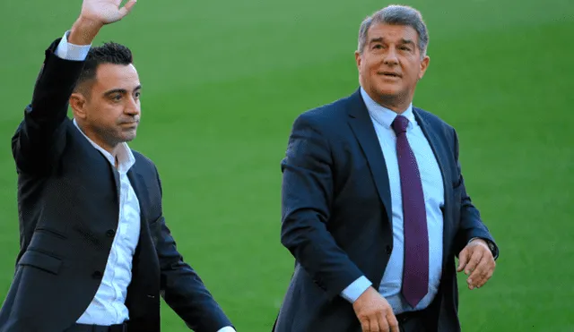 Joan Laporta tomó la palabra en la presentación de Xavi Hernández como nuevo DT del FC Barcelona. Foto: AFP