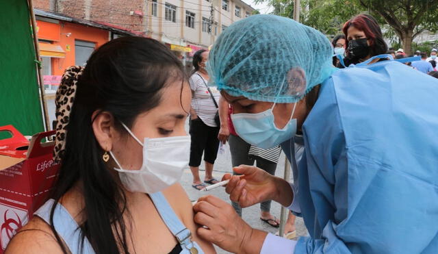 Más de 20 millones de peruanos cuentan con una dosis contra la COVID-19. Foto: Minsa