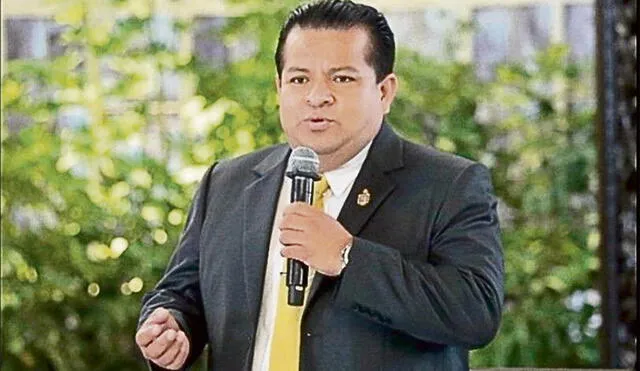Cercanía. El secretario general de la Presidencia, Bruno Pacheco Castillo, exigió indebidamente ascensos de oficiales. Foto: difusión