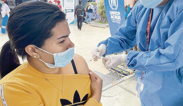 Libre. Los ciudadanos venezolanos deben acudir a los puntos de vacunación con un documento que acredite su identidad. Foto: difusión