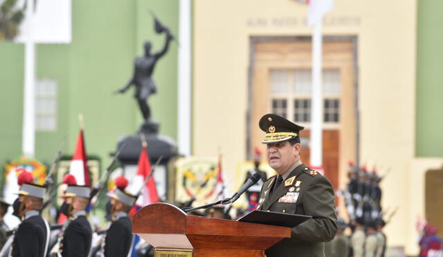 El jefe del Comando Conjunto de las Fuerzas Armadas es el general EP. Manuel Gómez de la Torres. Foto: Twitter/Ejército del Perú