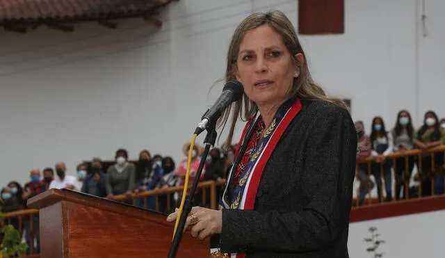 María del Carmen Alva es congresista de Acción Popular y representa a la región de Lima en el Parlamento. Foto: Congreso / Video: Gianella Aguirre de URPI-LR