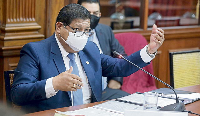 Sesión. El ministro Ayala asistió a la Comisión de Justicia, en la que tuvo un intenso intercambio con los congresistas presentes. Foto: difusión Sesión. El ministro Ayala asistió a la Comisión de Justicia, en la que tuvo un intenso intercambio con los congresistas presentes. Foto: difusión