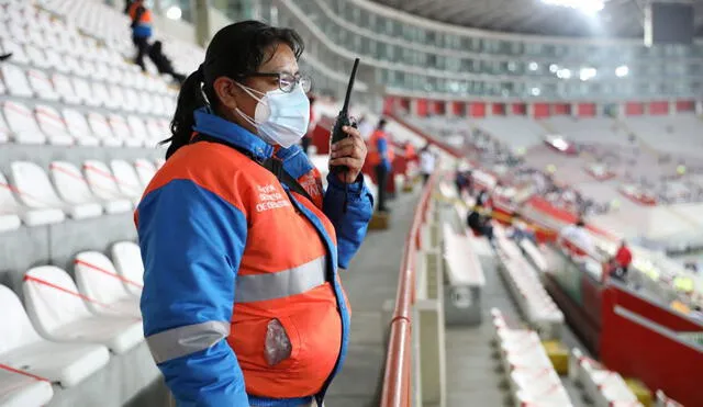 Personal edil también apoyó la labor de seguridad en algunos encuentros de la selección, como el reciente Perú vs. Chile. Foto: MML