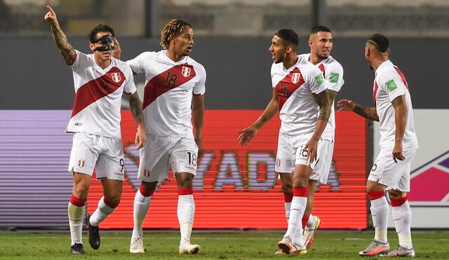 La selección peruana jugó un gran primer tiempo ante Bolivia, que le permitió manejar el partido. Foto: EFE