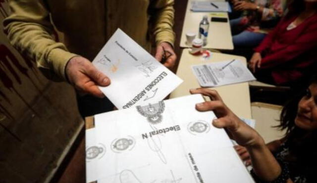 Los argentinos renovarán un tercio del Senado y la mitad de la Cámara de Diputados. Foto: EFE