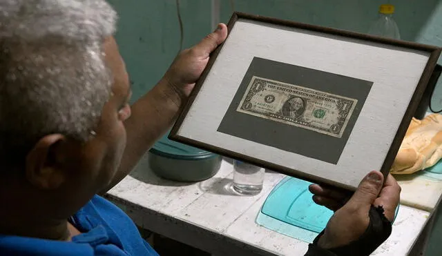 Conoce cuánto está cotizando el dólar blue hoy en Argentina. Foto: AFP