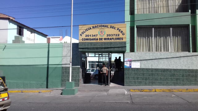 En el registro personal de la acusada, efectivos policiales encontraron un maletín con ropa de bebé y documentación. Foto: PNP Miraflores