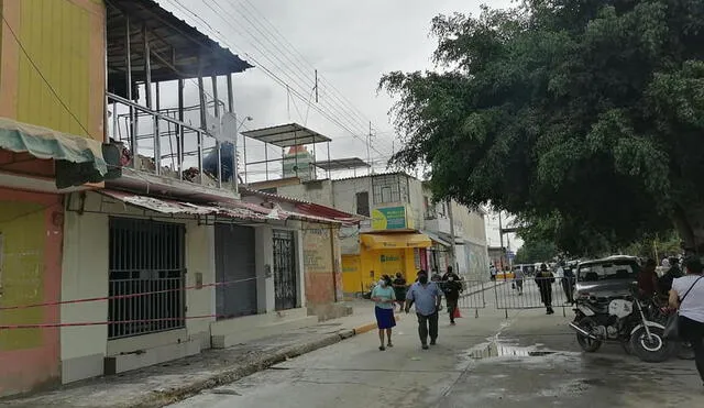 Los propietarios de las viviendas colindantes temieron la propagación del fuego. Foto: Catacaos Al Día