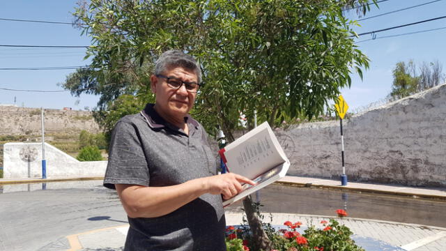 El catedrático de la UCSM Federico Rosado se encargó de la edición del texto. Foto: URPI/Wilder Pari