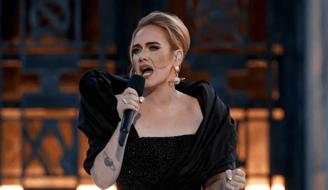 Adele interpretó sus nuevas canciones “I drink wine”, “Hold on” y “Love is a game” en el especial de CBS Adele: one night only. Foto: CNN