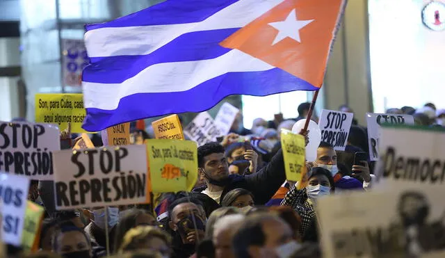 En España se movilizaron este lunes en favor de la "libertad" de Cuba. Foto: EFE