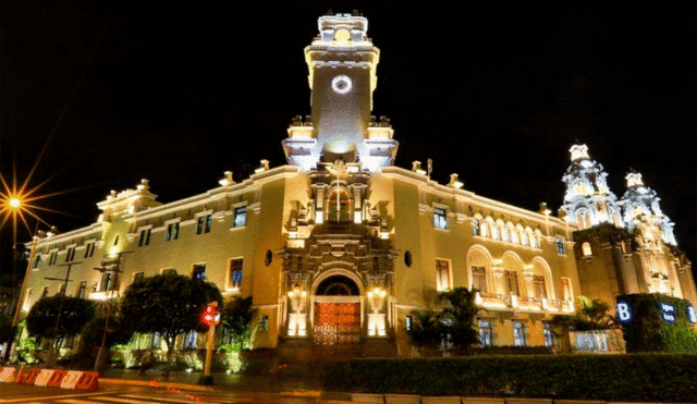 Alcalde de Miraflores, Luis Molina indica que actual Palacio Municipal se convertirá en el Palacio de Bellas. Foto: Andina