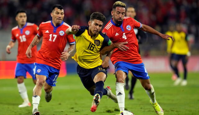 Chile recibe a Ecuador en Santiago por las Eliminatorias Qatar 2022. Foto: EFE