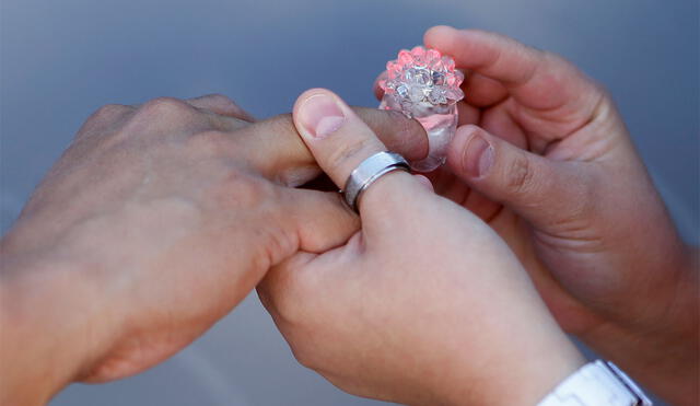 Los aniversarios de bodas pueden incluir renovación de votos y regalos especiales. Foto: AFP