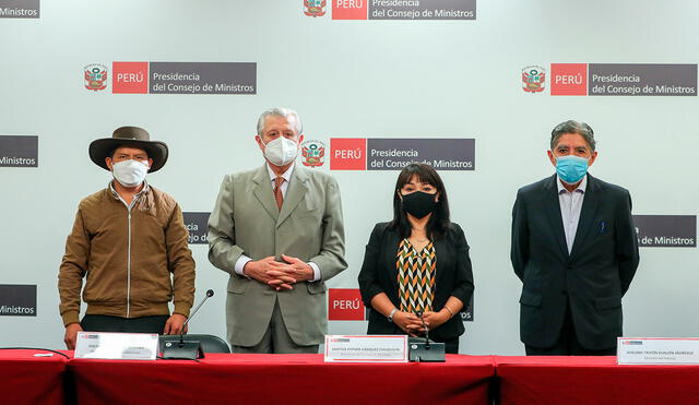 Mirtha Vásquez brindó una conferencia de prensa junto a los ministros Víctor Mayta (Agricultura), Óscar Maúrtua (Relaciones Exteriores) y Avelino Guillén (Interior). Foto: PCM
