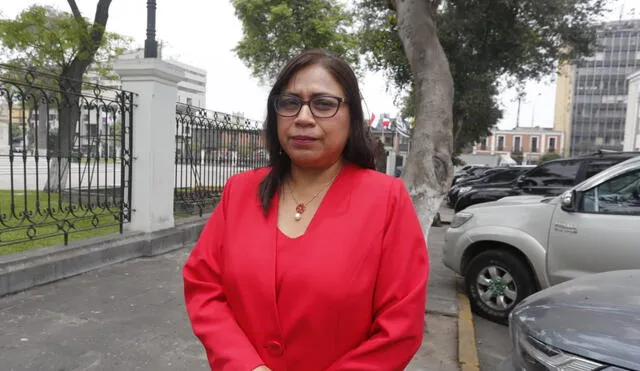 Mónica Yaya acudió este miércoles 17 de noviembre a la Comisión de Fiscalización del Congreso. Foto: Carlos Felix/La República