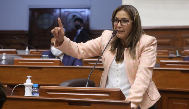 Magaly Ruíz, congresista de APP, está involucrada en un nuevo escándalo. Esta vez, por recorte de sueldos. Foto: Congreso