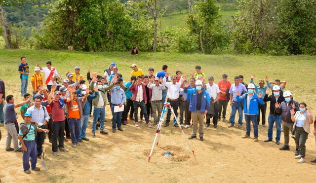 Ceremonia de colocación de la primera piedra para la construcción de colegio en Cutervo. Foto: Gerencia Sub Regional de Cutervo