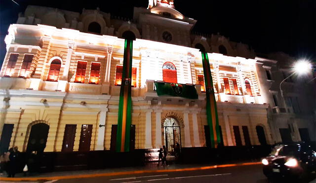 Municipalidad de Chiclayo realizó embanderamiento con símbolos del colegio Manuel Pardo. Foto: La República