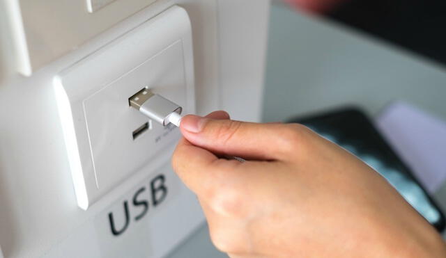 Estos puertos USB podrían haber sido alterados por cibercriminales. Foto: Xataka