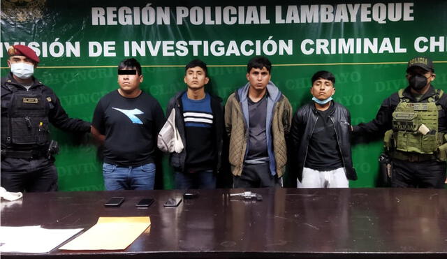 Estas personas serían integrantes de la banda delincuencial Los Lechuceros de Villa Hermosa. Foto: PNP