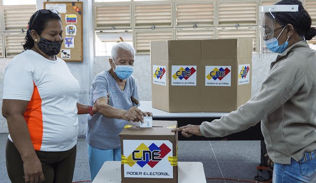 Los venezolanos mayores de 18 años votarán en las elecciones regionales de Venezuela 2021. Foto: AFP