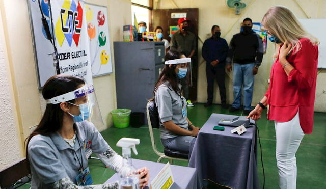 Hay 1500 puntos del Registro Electoral distribuidos por el país que están autorizados para realizar el derecho a voto. Foto: EFE/Prensa Miraflores.