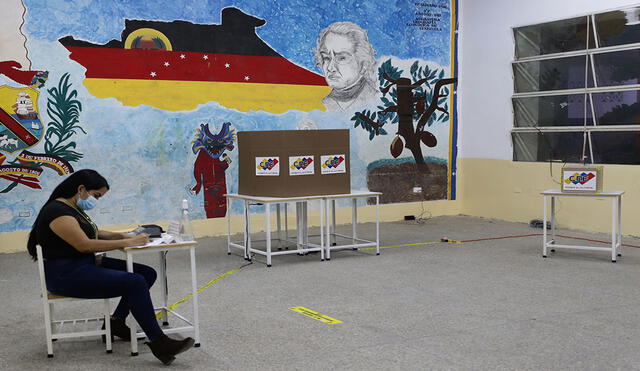DolarToday en Venezuela ya tiene su tasa para hoy, lunes 22 de noviembre, un día después de que Nicolás Maduro se expresara sobre el diálogo con la oposición tras votar en las elecciones regionales y municipales. Foto: EFE