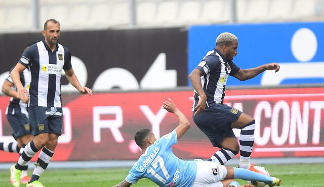 Jefferson Farfán jugó 32 minutos en la gran final entre Alianza Lima y Sporting Cristal. Foto: Liga 1