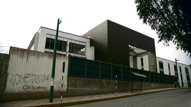 Abandonado. Hospital empezó a construirse en el 2013. Foto: La República