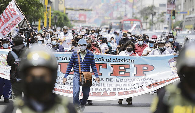 Sutep salió a las calles a pedir que se anule proceso. Foto: John Reyes/La República