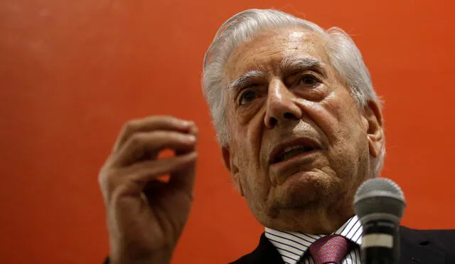 Escritor y nobel de literatura peruano Mario Vargas Llosa ocupará el asiento 18 de Academia Francesa de la lengua. Foto: AFP.