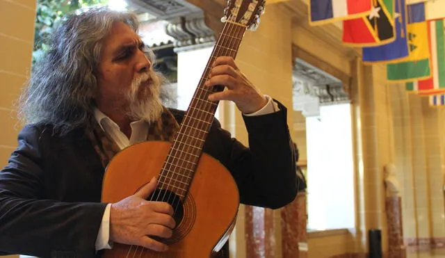 Artista ayacuchano Manuelcha Prado llevará el canto andino peruano. Foto: Archivo Trilucero Producciones