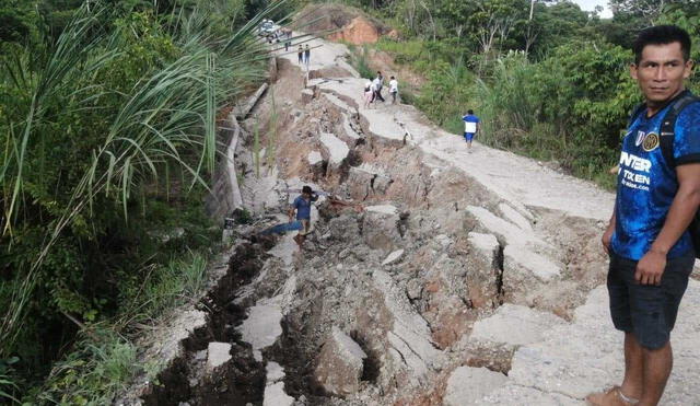Así quedó una pista después del terremoto de 7.5. Foto: Radio Kampagkis