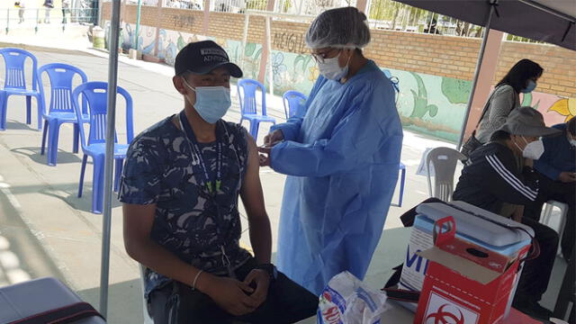 La poca asistencia por primeras dosis contrasta con la brecha de gente que todavía no se vacunó, cerca de 200 mil personas en la región Arequipa. Foto: La República