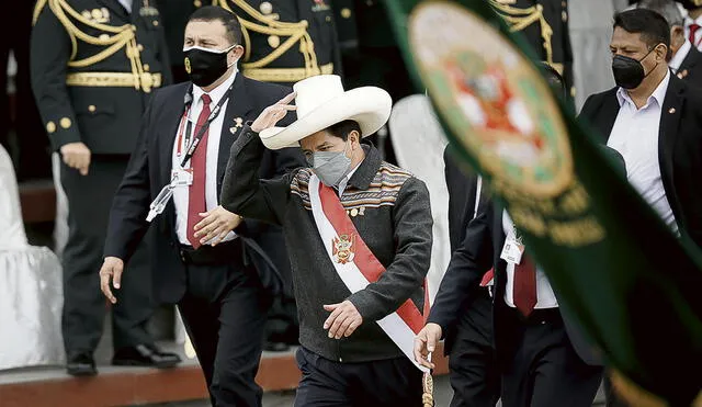 Preocupado. Pedro Castillo cumplió 4 meses en el Gobierno con un pedido de vacancia en curso. En los últimos días comenzó a responder al Congreso. Foto: Antonio Melgarejo/ La República